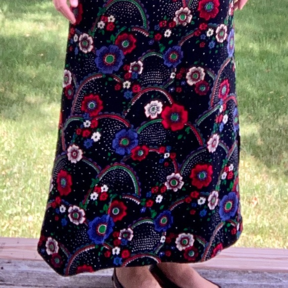 Vintage velvet ankle length floral skirt - Picture 3 of 5